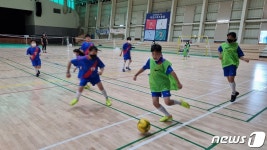곡성군, 학령기 아동 23명 축구 교실 운영…용퓸도 지원