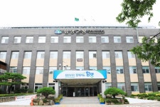경찰, 서춘수 전 군수 채용비리 관련 함양군청 압수수색