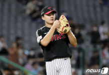 '홈런 4개' LG, 선두 SSG 완파…PS 꿈꾸는 롯데·NC는 3연승(종합)