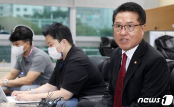 전북도의회 찾아 간담회 연 정운천 국민의힘 전북도당위원장