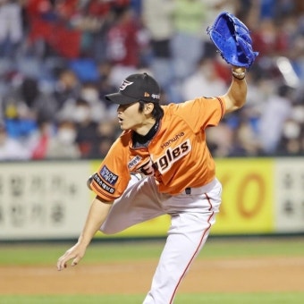 한화 윤산흠, LG전서 오지환에 헤드샷 '시즌 9호'