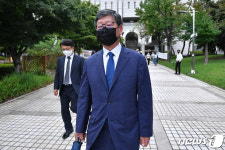 선고공판 마친 이용구