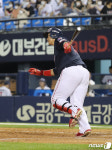 은퇴 시즌에 펄펄 나는 이대호, 통산 10번째 그랜드슬램 작렬