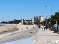 가는 여름이 아쉬워…대천해수욕장 나들이객들 잇단 발길