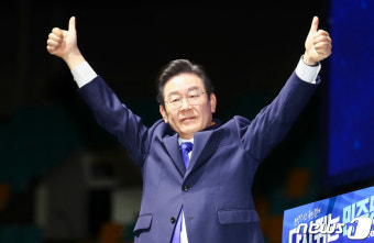 日매체 