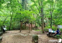 [신용석레인저가떴다] 우람한 포대능선, 꼭대기엔 바위제국…엄홍길 집터도