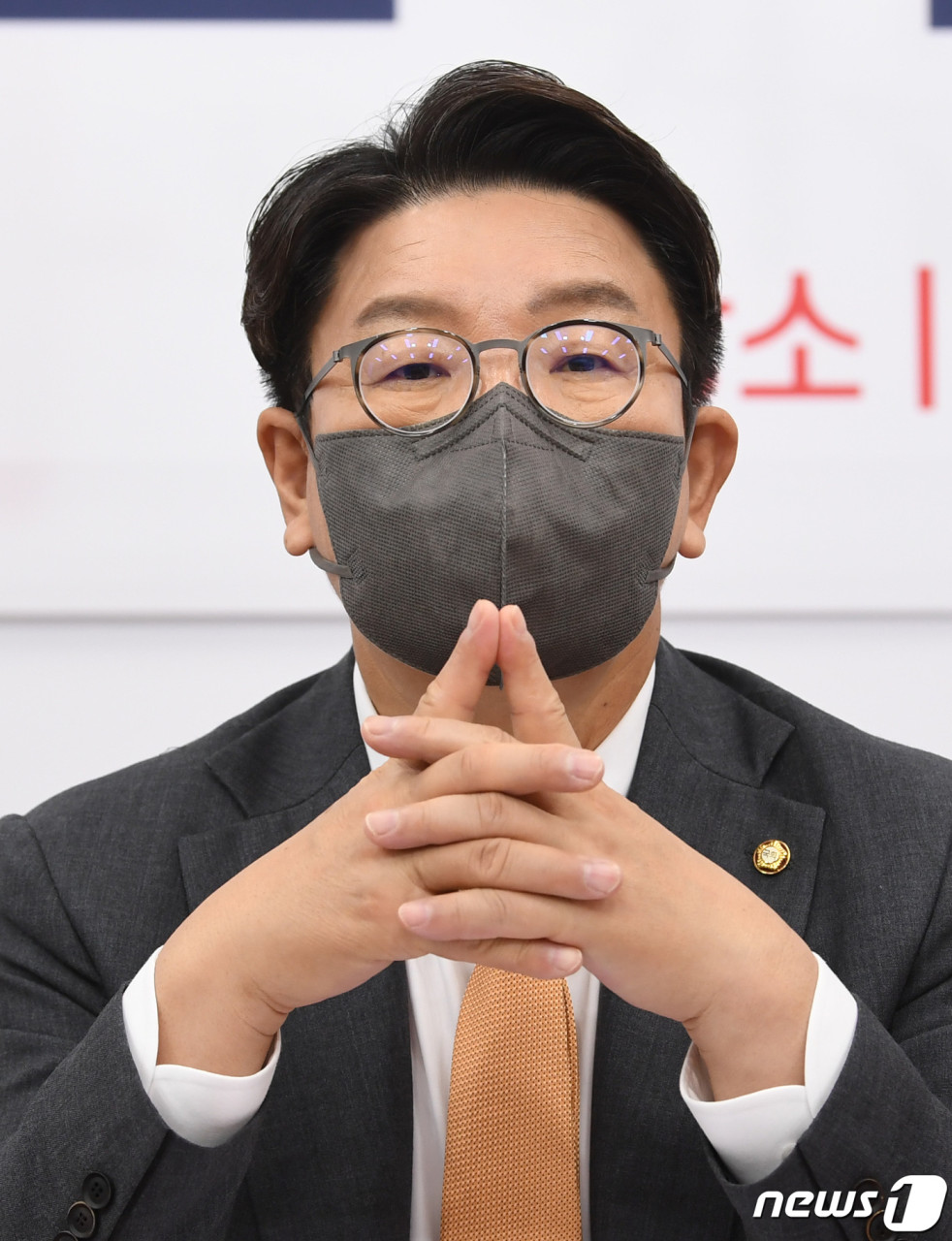 국회 권성동 대표, 교육 논의와 가짜뉴스 대응 강조
