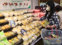 롯데마트, 오르는 추석 물가에 막판 할인 행사 진행