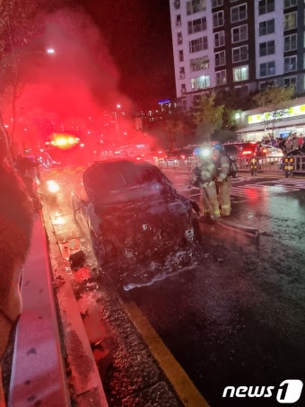 의정부 민락2지구 아파트 밀집지역 도로서 차량화재[영상]