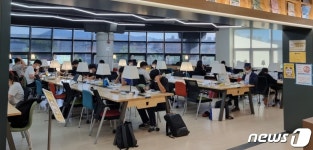 쉬는만큼 뒤처진다는 생각에 조급… 명절도 잊은 수험생들