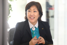 키오스크 쓰는 법? 어렵지 않아요…KT, 디지털 격차 해소 앞장선다