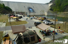 화천 평화의댐 오토캠핑장에 최신식 카라반 시설 설치