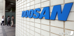 검찰, ‘이재명 대표 성남FC’ 의혹 두산건설 등 20곳 압수수색