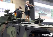 전쟁은 그만, 이제 평화를 연주할 때