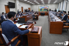 물적분할 논란 LG화학·풍산, 국정감사 증인석 선다
