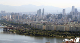 서울 아파트 가격 하락세…한강뷰 아파트만 올랐다