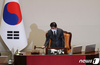 속개 선언하는 김진표 국회의장