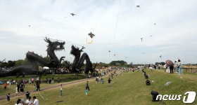 김제 지평선 축제 찾은 나들이객들