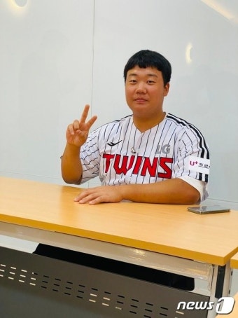 1라운드 지명 포수 김범석, 계약금 2억5000만원 받고 LG 입단