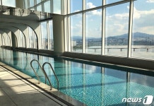 MZ 인증샷 명소 찜…마포 신상 호텔 나루 엠갤러리