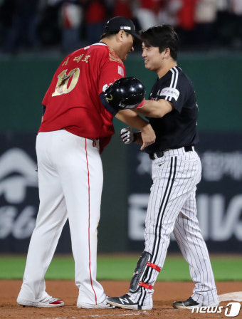 고우석, 이대호 선배님 멋진 승부였어요