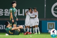 솔터체육공원앞_서울방향 | 대전, 김포 3-0 완파…8경기 무패 행진, 2위 유지