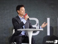 한국계 캐나다인 앤소니 심 감독 "아시안 이민자 얘기 더 많아져야"(종합) [BIFF]