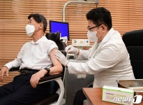모더나, 오미크론 대응 2가 백신 국내 첫 접종 시작