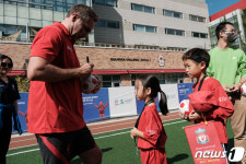 덜위치칼리지서울, 리버풀 FC 전설 제이슨 맥아티어 축구 교실 진행