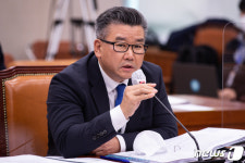 [국감] 답변하는 유병호 감사원 사무총장