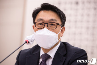 [국감] 의원 질의 답하는 김진욱 공수처장