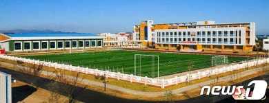 북한, 변모된 연포농장 일대 선전…인민대중제일주의 정치