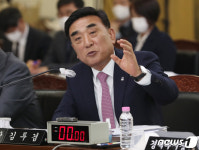 [국감] 답변하는 김두겸 울산시장