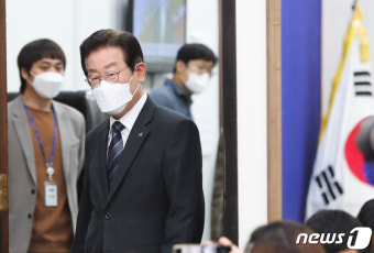이재명 대표와 이정섭 검사 간의 대북송금 의혹 관련 갈등 계속될 듯