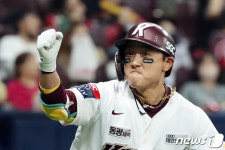 키움 김태진 내가 역전타 쳤어!