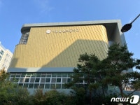 공사판·10차로 건너 2㎞ 떨어진 학교 가라고? vs 초과밀학급 안돼