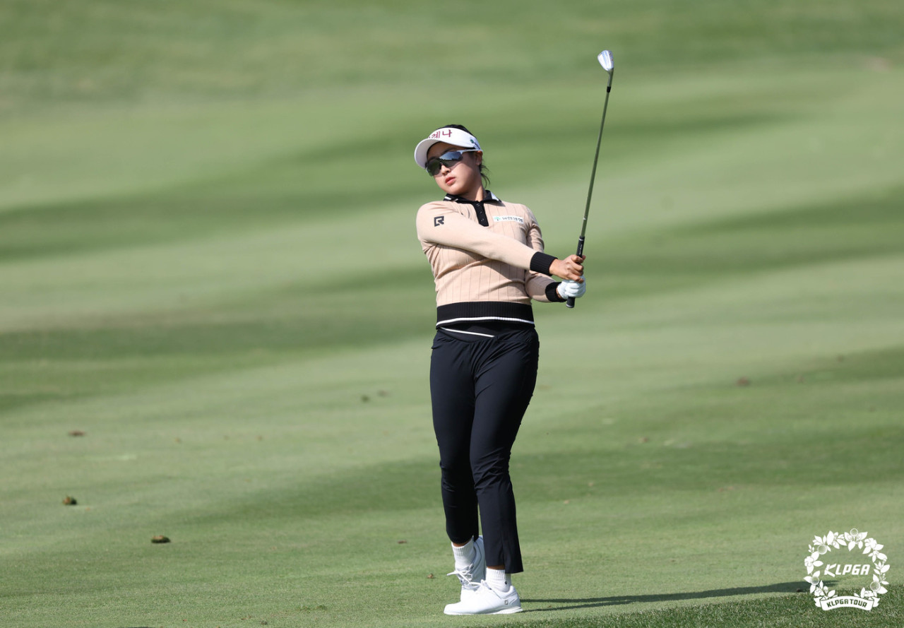 김민주, KLPGA 하이원리조트 여자오픈 대회 단독 선두!