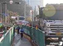 구평초 등하굣길 매일 수백대 대형트럭 위협 여전…학교 신설 언제