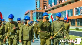 北 허허벌판이 형형색색의 살림집으로…화성신화 창조