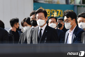 이태원 참사 현장 찾은 이재명