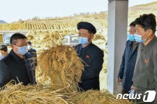 김덕훈 북한 내각총리, 평안남북도 시찰…농업·양정 사업 점검