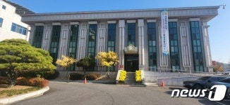 국가애도기간 중 제주도 연수 떠난 하동군의회…민주당 의원 4명 일정중단·복귀