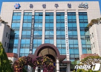 “합동분향소에 가득했던 국화를 축제장에서…가슴 먹먹해요”
