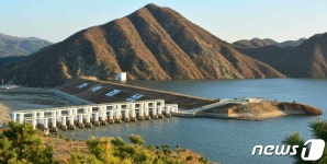 자력갱생 새겨진 북한 함흥청년1호발전소 준공식