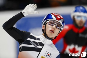 박지원, 쇼트트랙 4대륙 선수권 남자 1000m 금메달…대회 2관왕