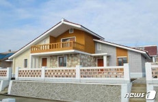 노동신문 농촌마을과 살림집 잘 관리하자…새 농촌 살림집 조명