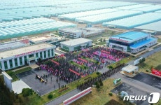 北 연포온실농장 마을 새집들이… 넘치는 인민의 기쁨