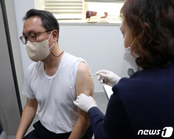 박민수 복지부 2차관, 2가 백신 추가 접종