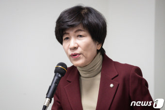 인사말 하는 김영주 국회부의장