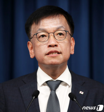 최상목 경제수석, 수출전략회의 결과 브리핑